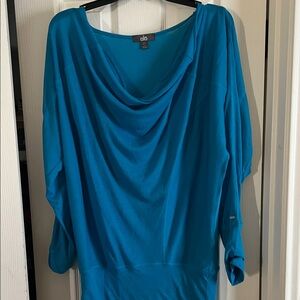 ALO Yoga Blue Women's Top L. New without tags